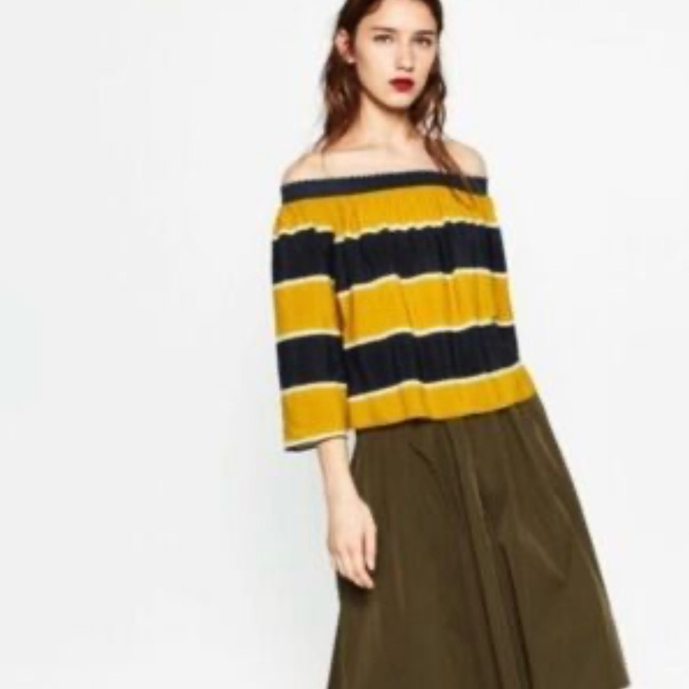 Zara Off-Shoulder Top- Medium